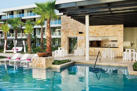 Breathless Riviera Cancun — private transfers from Los Cabos Airport