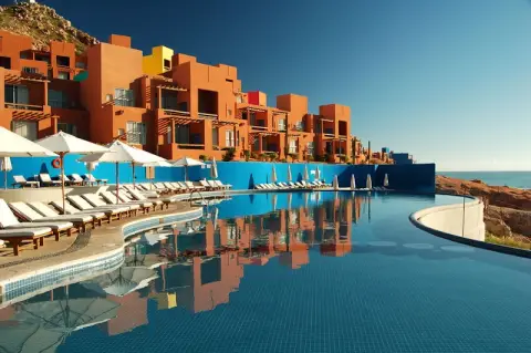 Club Regina los Cabos — private transfers from Los Cabos Airport