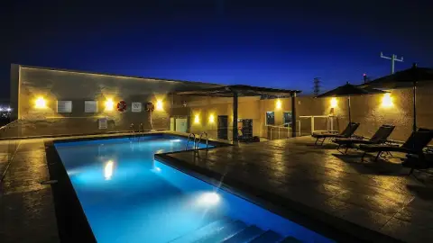 Holiday Inn Express Cabo San Lucas — private transfers from Los Cabos Airport