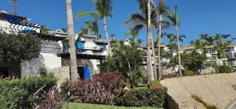 La Jolla de los Cabos Condominios — private transfers from Los Cabos Airport
