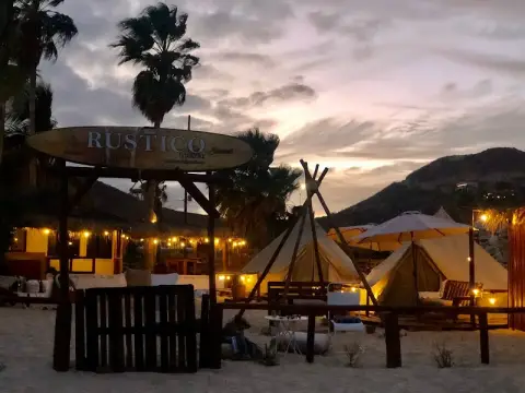 Rústico Lounge — private transfers from Los Cabos Airport